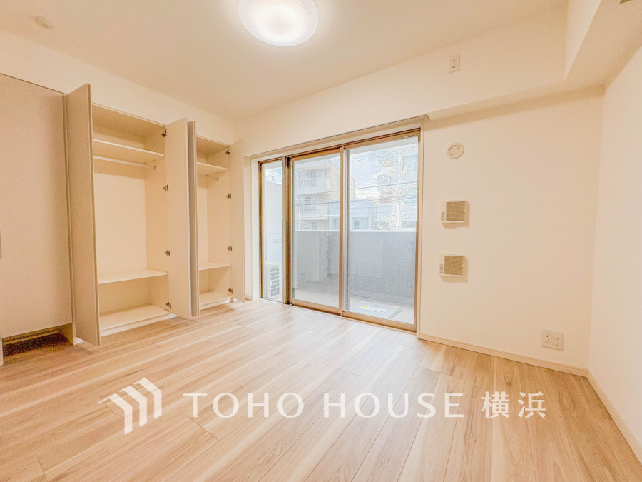 採光もアクセントの一つとして。プライベートルームにはやさしい光が射し込んでいて、この明るい好みの空間で読書をしたり、音楽を聞いたりと一人の時間も充実したものにできます。