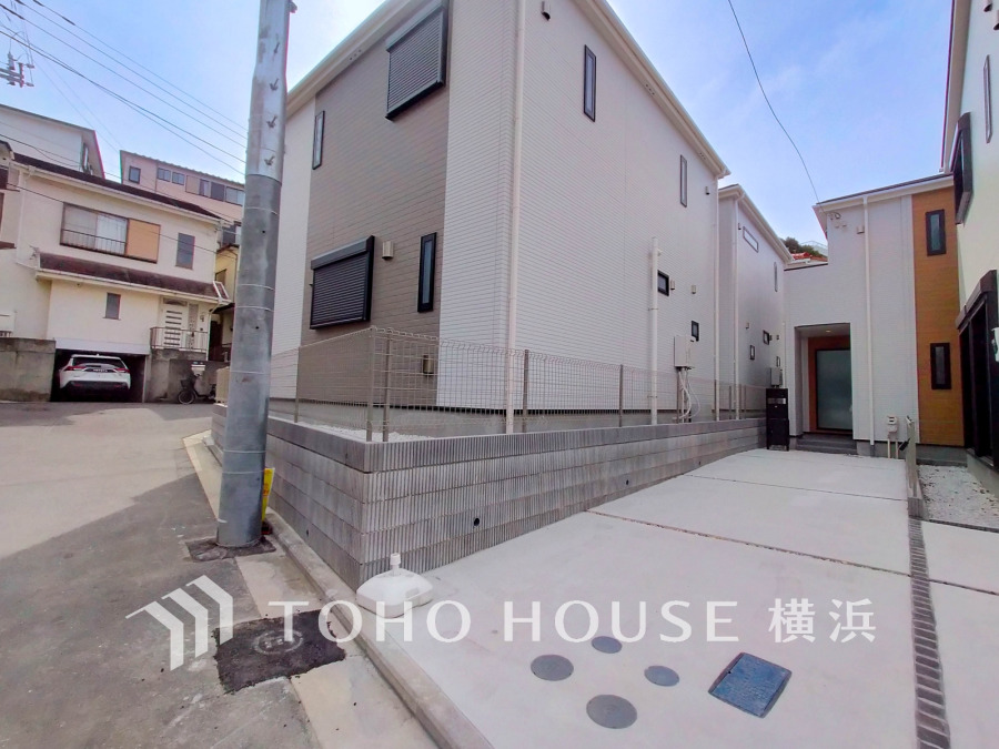 カースペースには2台駐車可能です（車種によります）。