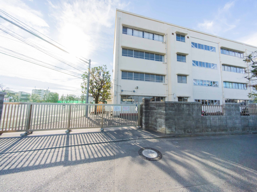 横浜市立旭小学校まで　約600ｍ
