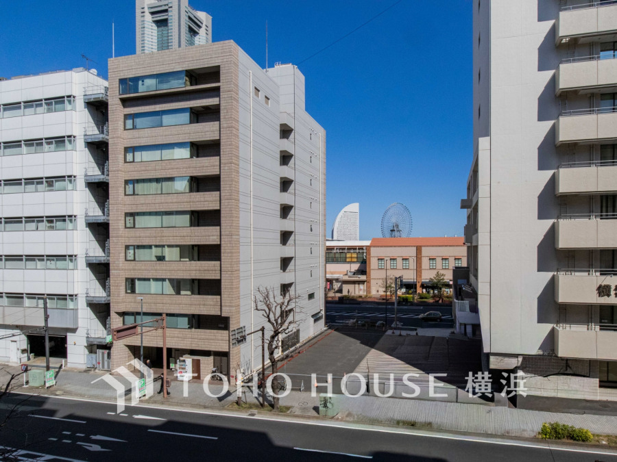 この開放感ある眺望と共に閑静な住宅街の季節感を演出する四季折々の変化を楽しめる心地よい場所となることでしょう。