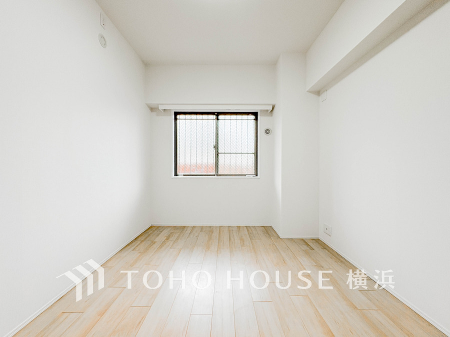 過ぎ行く時間をゆったりと感じることができる落ちついたプライベートルーム。リビングで楽しく過ごした後はゆっくり寛ぎの時間を満喫できます。静かな環境でリラックスタイムを愉しんで。