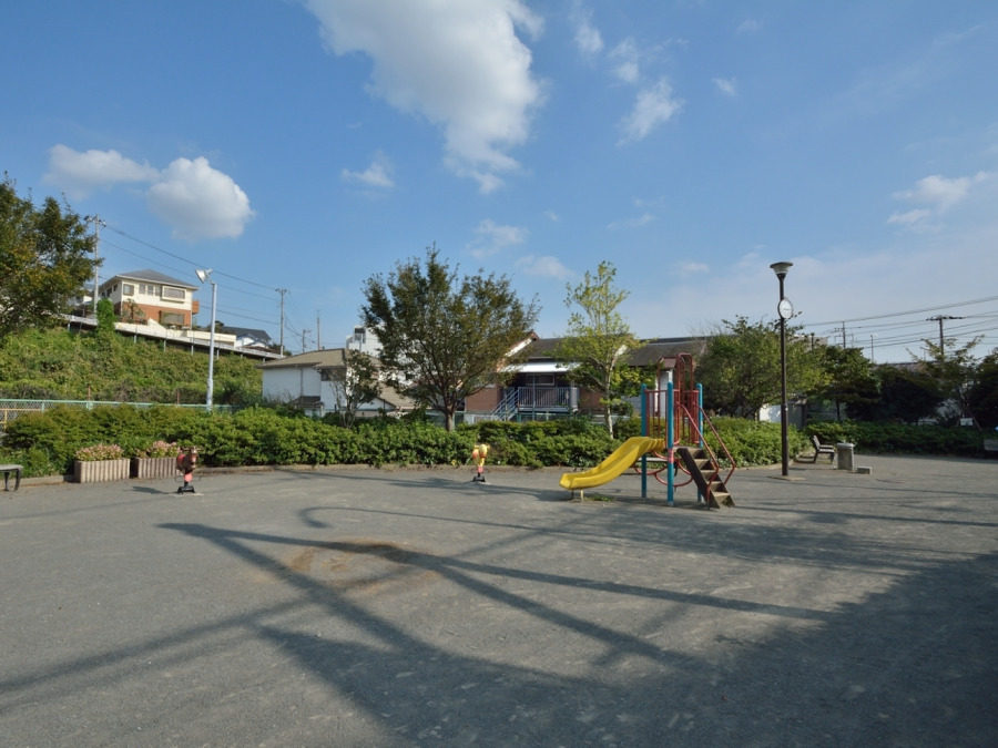 西谷梅の木公園　約350ｍ