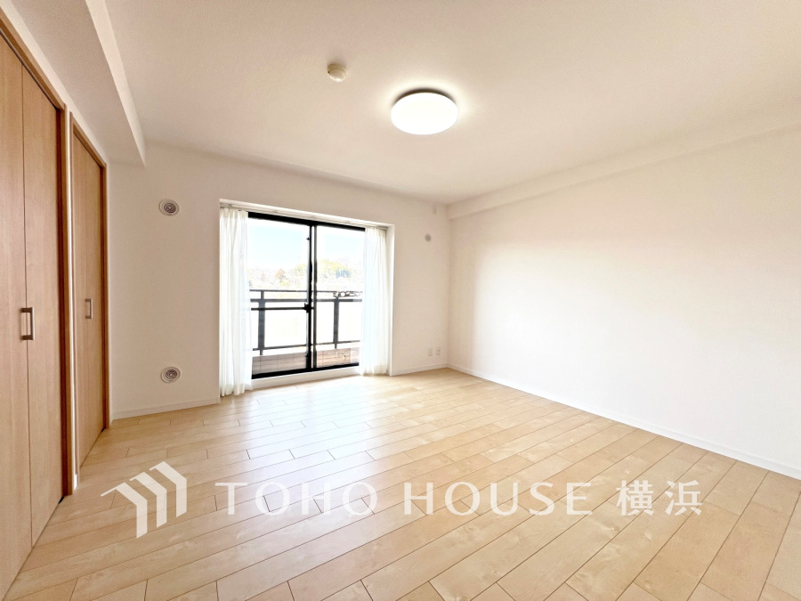 ゆとりと収納を確保した洋室。自分時間を充実させながら心豊かなひとときを過ごすための大切な空間です。
