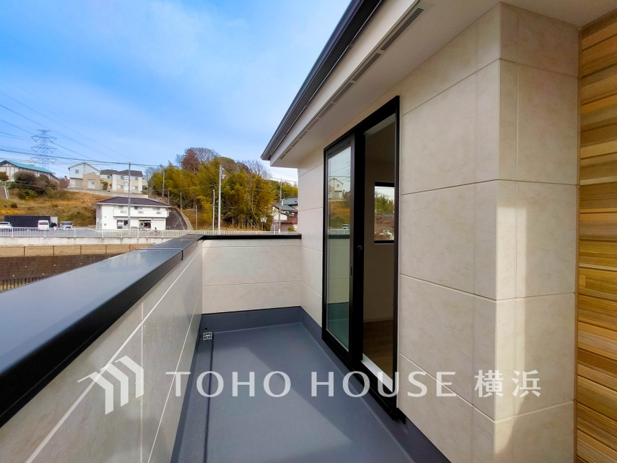 バルコニーは2カ所にあり全洋室がバルコニーに面します