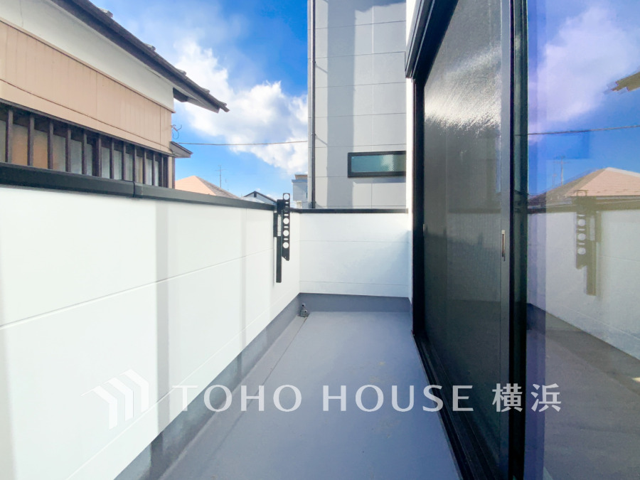 太陽に愛された邸は、陽当り・通風に優れた魅力的で快適さを追求した邸宅でした。ここに住むからこそ意味がある。