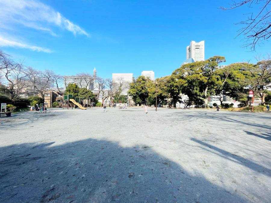 掃部山公園まで約700m