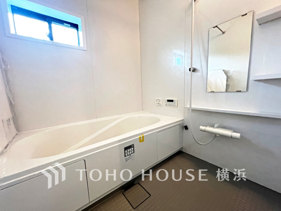 掃除のしやすさ・収納の便利さなど、おふろを使う人、お手入れする人、みんなにとっての「しあわせ性能」を追求したバスルームを採用いたしました。