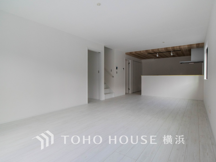 ご家族やお友達との時間など、多くの時を刻む空間。何気なく過ぎる時でさえも上質なひと時となる快適な空間を目指して。