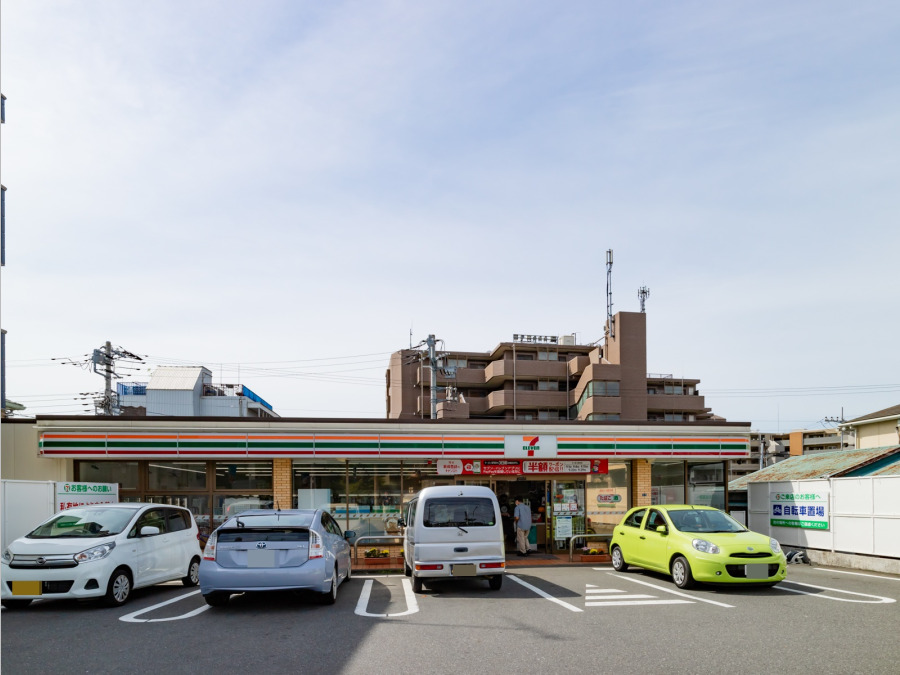 セブンイレブン 横浜関店まで　約450ｍ