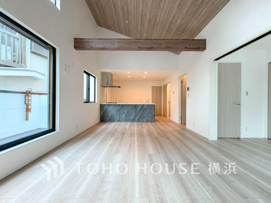 一日の中で多くの時間を過ごすことになる住まいだからこそ、いつも穏やかな空間であるように心掛けています。構成する建材などへの配慮が、住まう方の健康を守ります