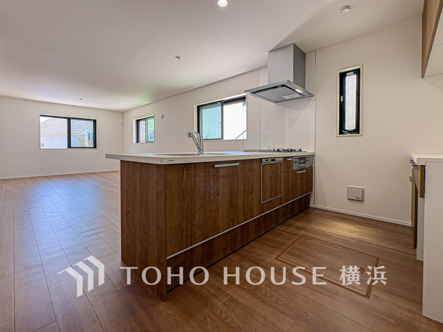 一日の中で多くの時間を過ごすことになる住まいだからこそ、いつも穏やかな空間であるように心掛けています。構成する建材などへの配慮が、住まう方の健康を守ります