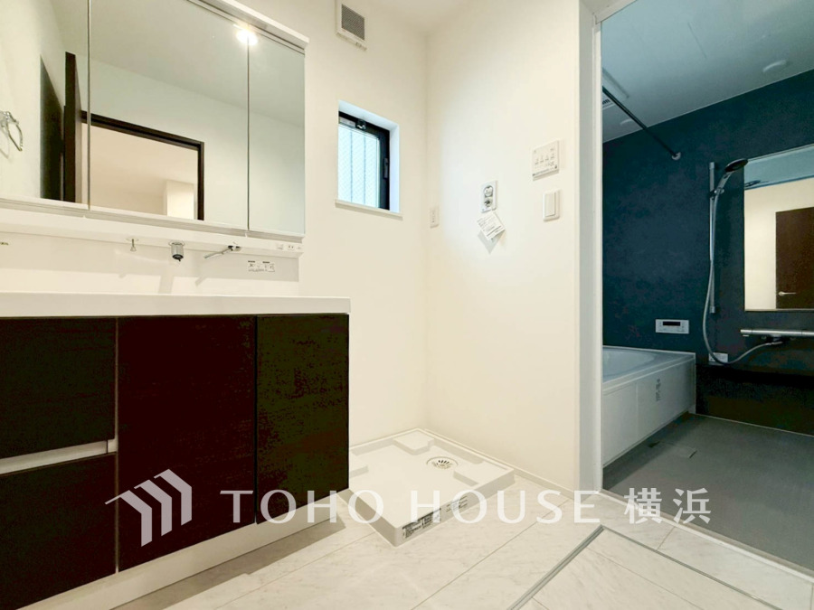 一日の始まりと終わりを心地よく演出してくれる、多彩な機能が備えられたパウダールーム。心地よいリフレッシュ空間です。