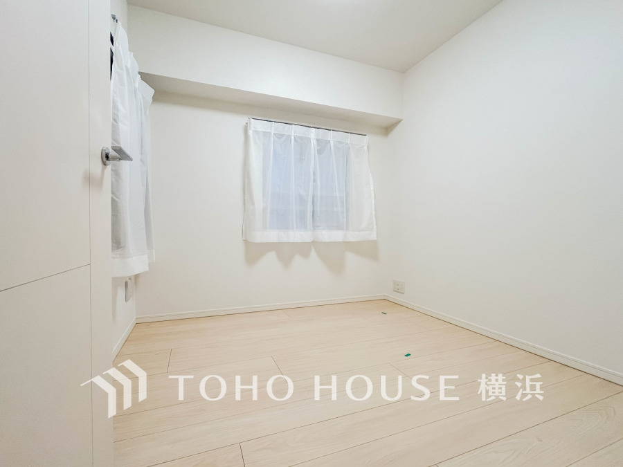 1日の疲れを癒し、心地よく寛げるようゆったりとした広さを確保しています。プライベートタイムをより優雅に穏やかに…。落ち着いた雰囲気を紡ぎます