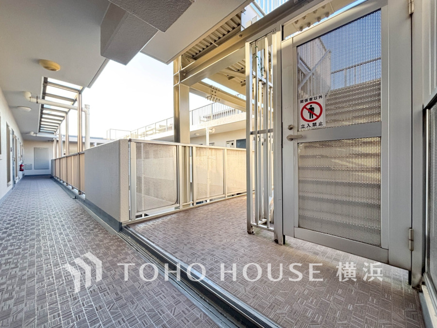 居住者の帰り、訪れる方を優しく迎え、やすらぎに満ちた生活空間を予感させる。健やかな暮らしを楽しめそう。