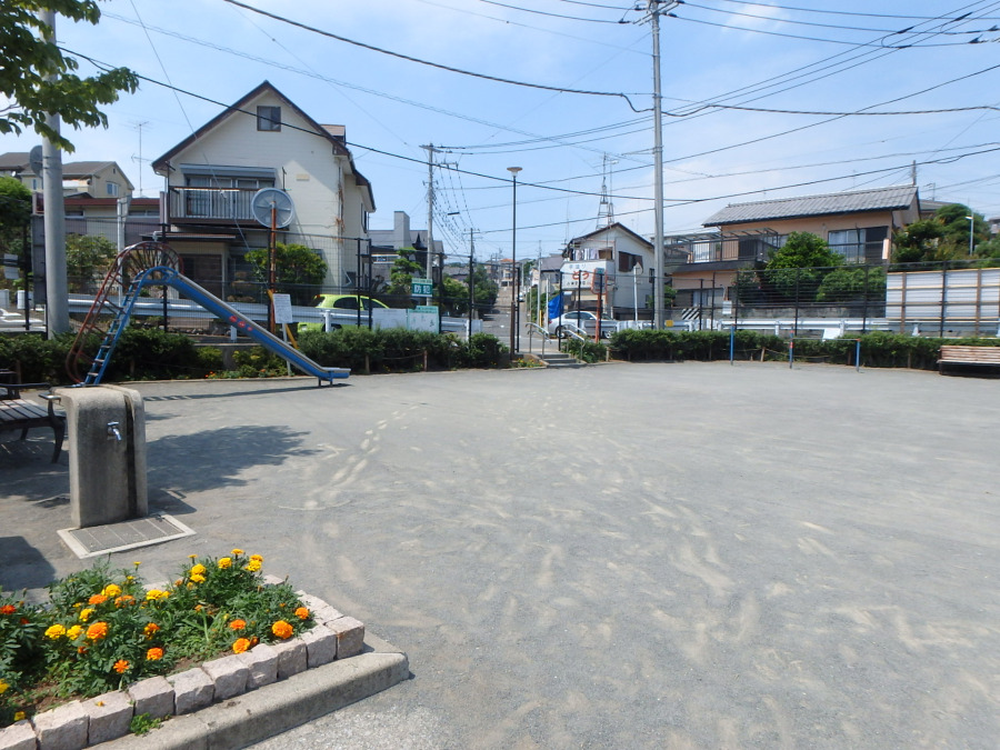 東希望が丘ふれあいひろば公園…約110ｍ