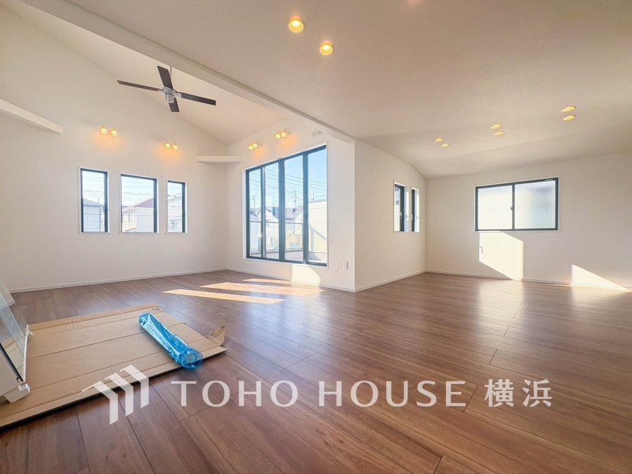 一日の中で多くの時間を過ごすことになる住まいだからこそ、いつも穏やかな空間であるように心掛けています。構成する建材などへの配慮が、住まう方の健康を守ります。