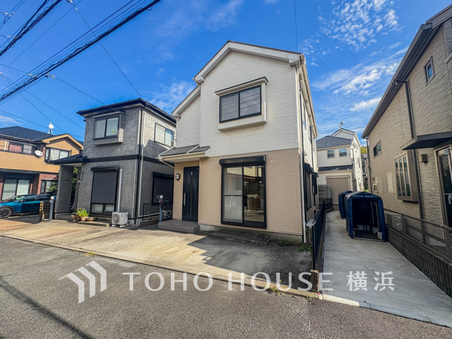 爽やかな青空の下に贅沢なほどに降り注ぐ陽光、豊かな居住性と、クオリティが見事に調和した住空間は、住まうことの喜びを感じさせてくれます。