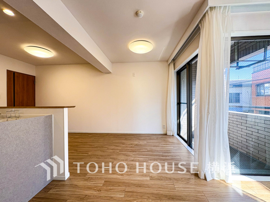 太陽の恵みを受けた明るい空間。吹きぬける風を感じながら爽やかで風通しの良い暮らしが叶います。
