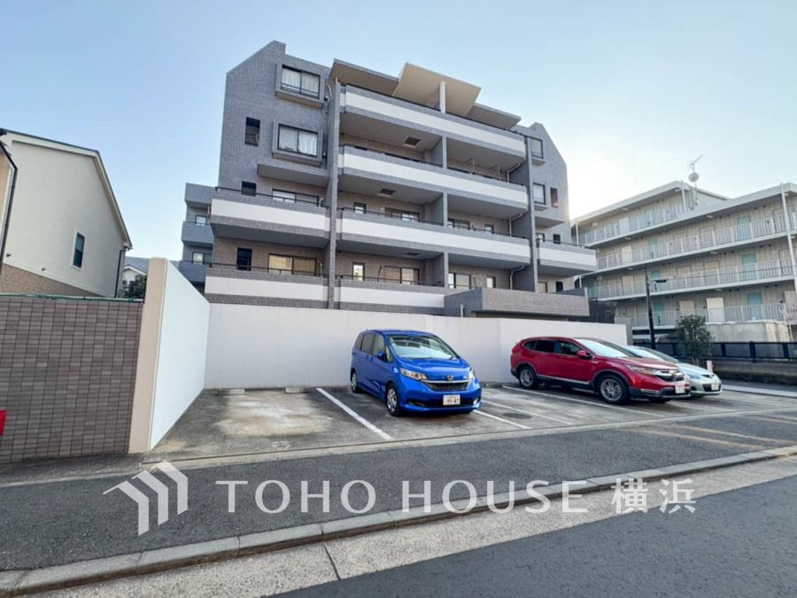 流行に左右されず、将来に渡って価値が継続する「上質」な佇まい。お洒落な雰囲気や自然の潤い、親しみやすさといった個性を、街に新たな価値をもたらし続ける。