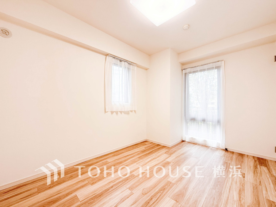 1日の疲れを癒し、心地よく寛げるようゆったりとした広さを確保しています。プライベートタイムをより優雅に穏やかに…。落ち着いた雰囲気を紡ぎます。