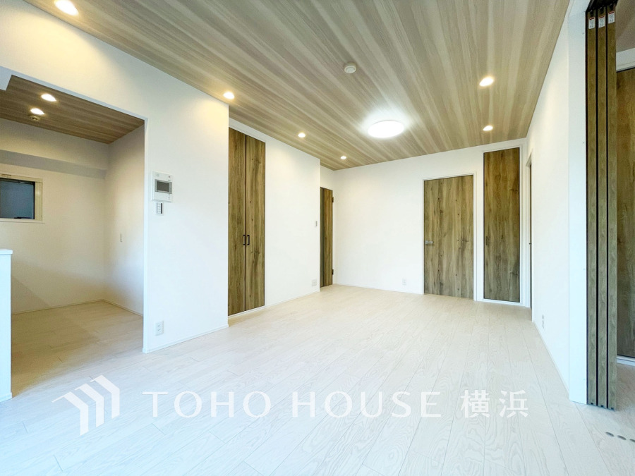 家族一人ひとりの大切なプライベート空間。趣味・感性で自由に演出できるよう、シンプルに仕上げた空間。暮らし心地を大きく左右する収納を、適材適所に配置し、使い勝手にも考慮しました。