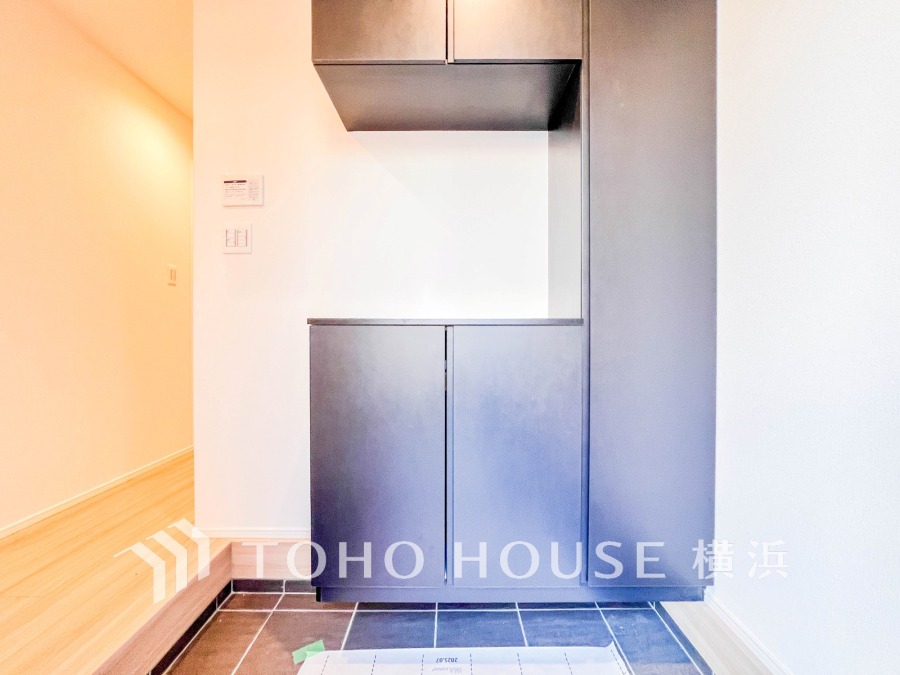 居住者の帰り、訪れる方を優しく迎え、やすらぎに満ちた生活空間を予感させる。健やかな暮らしを楽しめそう。