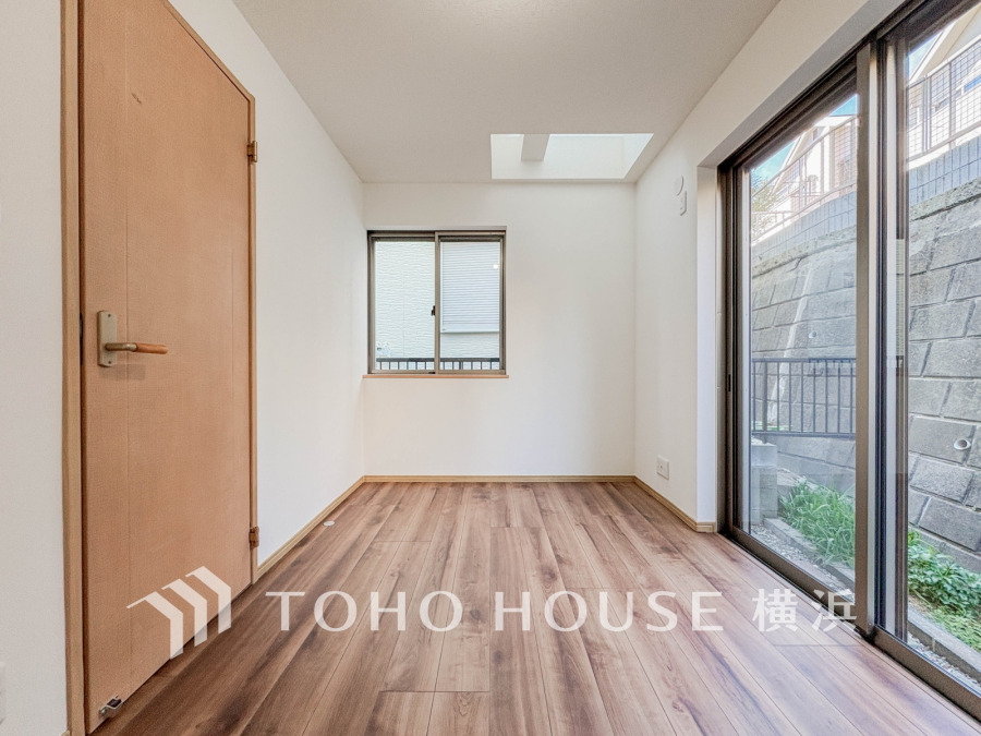 1日の疲れを癒し、心地よく寛げるようゆったりとした広さを確保しています。プライベートタイムをより優雅に穏やかに…。落ち着いた雰囲気を紡ぎます。