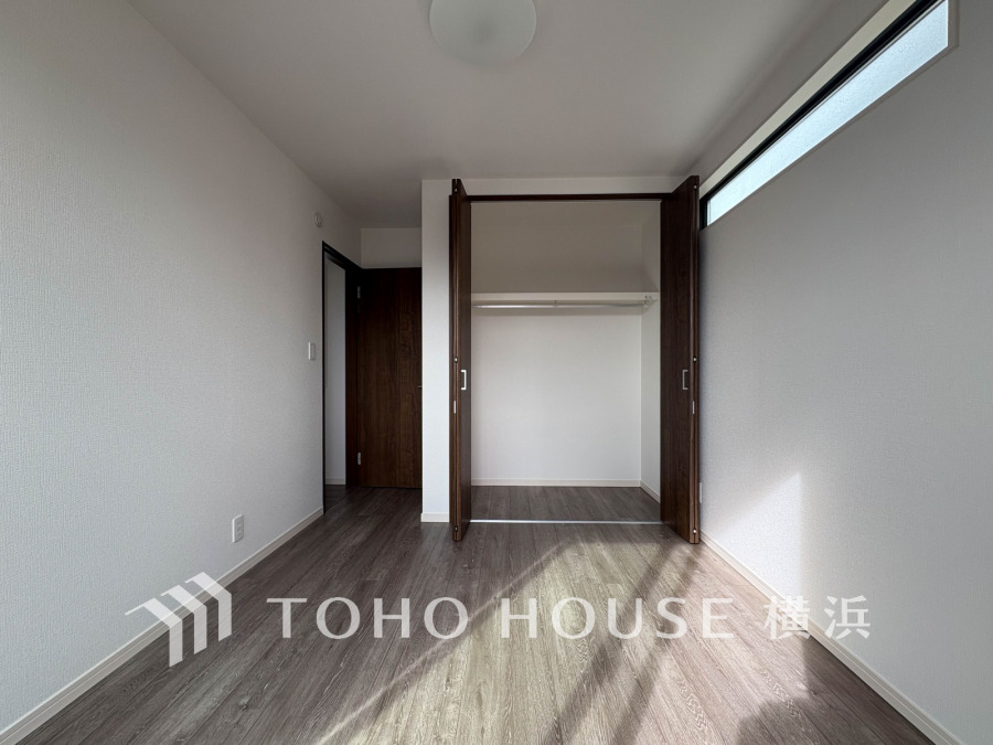 家族一人ひとりの大切なプライベート空間。趣味・感性で自由に演出できるよう、シンプルに仕上げた空間。暮らし心地を大きく左右する収納を、適材適所に配置し、使い勝手にも考慮しました。