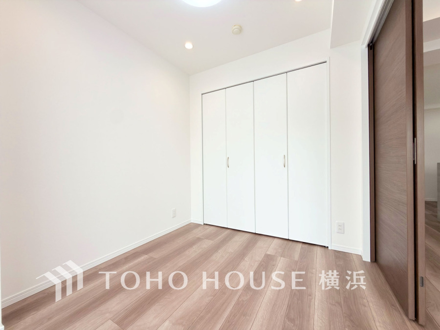 家族一人ひとりの大切なプライベート空間。趣味・感性で自由に演出できるよう、シンプルに仕上げた空間。暮らし心地を大きく左右する収納を、適材適所に配置し、使い勝手にも考慮しました。