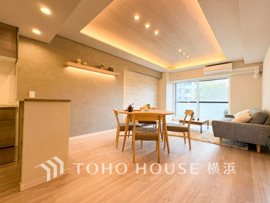 たくさんの想いが美しいカタチに彩られた時、そこにはひと時のくつろぎが生まれ、ゆっくりと愛着が育まれていきます。