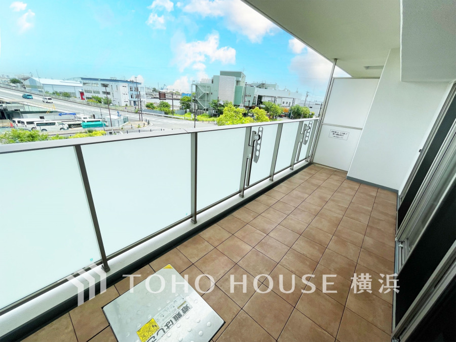 暮らしの中で光と風を演出してくれるバルコニー。爽やかな風を感じ、暖かな光を浴びて、快適な暮らしをここから。
