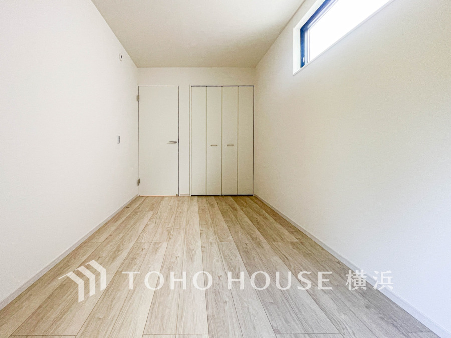 快適に過ごす条件は、一人ひとり違います。飾リ過ぎないシンプルな内装と偏り過ぎないデザインで統一しております。居住していく中でオーナー様だけの【マイホーム】に創り上げて下さい。