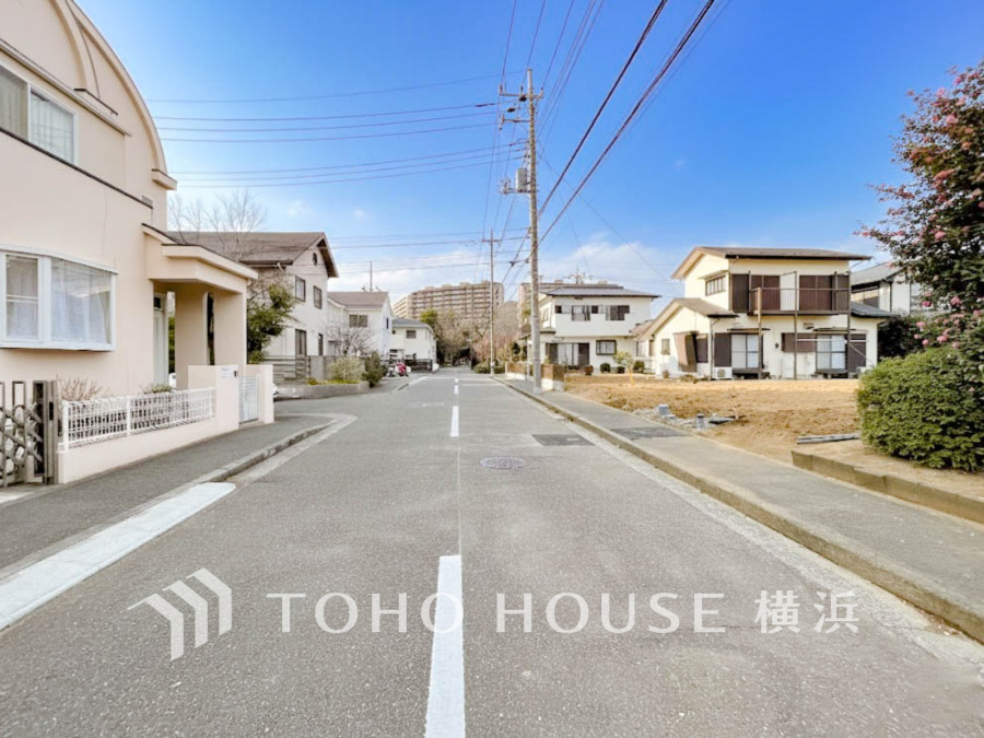 家の良し悪しだけでなく周辺環境も重要なポイント。それは月日が経つ事で「近くにあるもの」から「家の財産」へとイメージが変わってくる事を身体が理解しているからだと思います。（2026年1月）撮影