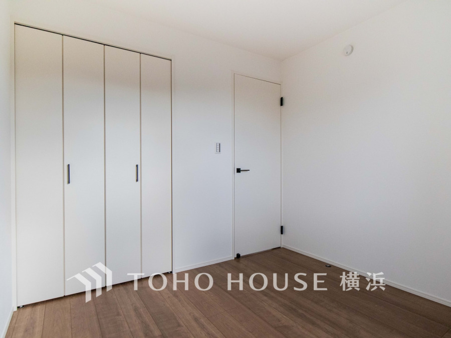 1日の疲れを癒し、心地よく寛げるようゆったりとした広さを確保しています。プライベートタイムをより優雅に穏やかに…。落ち着いた雰囲気を紡ぎます。