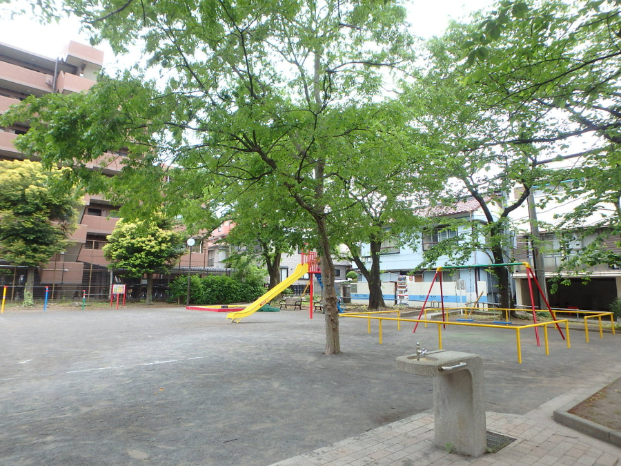 星川一丁目公園まで　約81ｍ