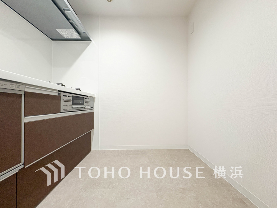 新規交換されたシステムキッチン。充分な広さも確保したキッチン空間です。

