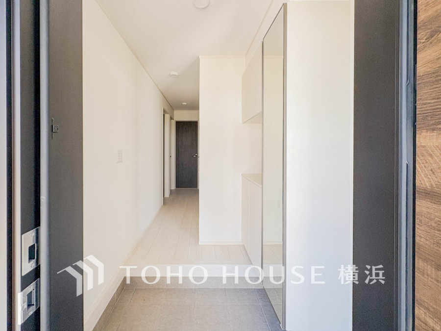 居住者の帰り、訪れる方を優しく迎え、やすらぎに満ちた生活空間を予感させる。健やかな暮らしを楽しめそう。