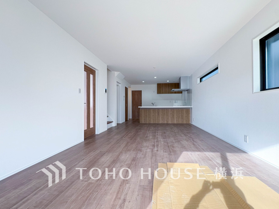 家族みんなが爽やかに健やかに過ごせるように、溢れる光をたっぷり取り込んだリビングダイニング。集いの場、憩いの場としての快適性を求めたやすらぎの空間です。