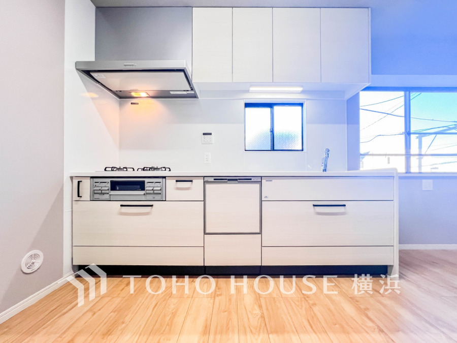 プライベートスペースを彩るインテリアとしての美と、快適な日常を支える機能性と強さが、ひとつになったキッチンです。