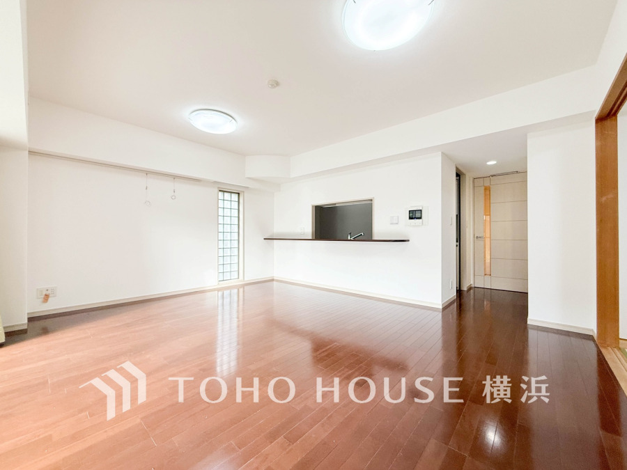 一日の中で多くの時間を過ごすことになる住まいだからこそ、いつも穏やかな空間であるように心掛けています。構成する建材などへの配慮が、住まう方の健康を守ります。