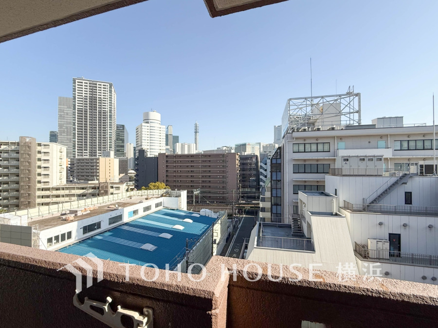 気持ちのいい空が見渡せるバルコニー。爽やかな風を感じて、心躍る素敵な暮らしがはじまります。
