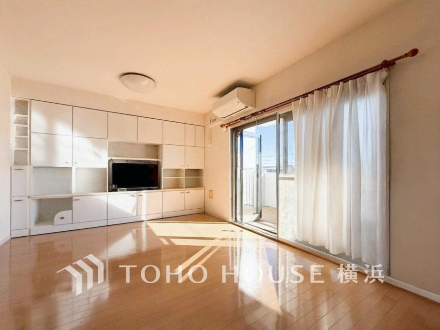 上質な時間を育む暮らしのメインステージ。寛ぎとコミュニケーションを育む居心地のよい場所。家族との時間、自分の時間共に大切にできる空間がここにあります。