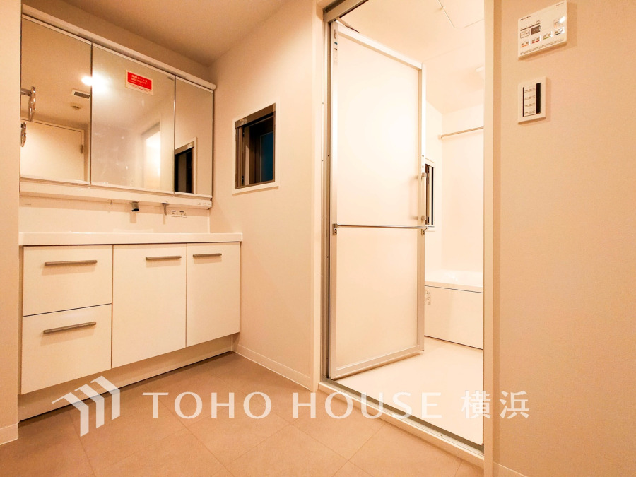 一日の始まりと終わりを心地よく演出してくれる、多彩な機能が備えられたパウダールーム。心地よいリフレッシュ空間です。