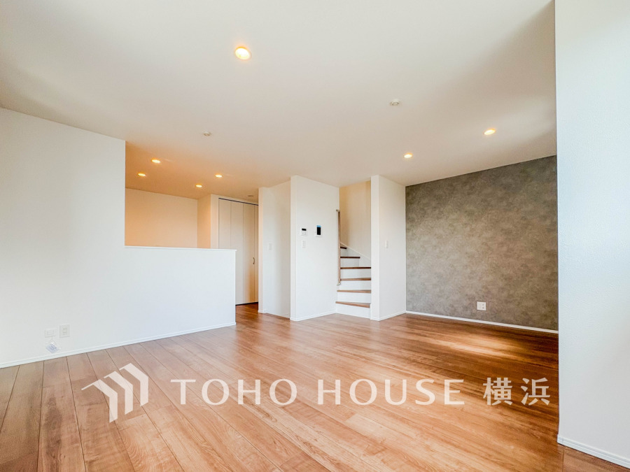 一日の中で多くの時間を過ごすことになる住まいだからこそ、いつも穏やかな空間であるように心掛けています。構成する建材などへの配慮が、住まう方の健康を守ります。