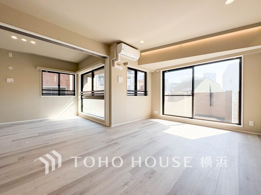 ご家族やお客様との時間など、多くの時を刻む空間。何気なく過ぎる時でさえも上質なひと時となる快適な空間を目指して。