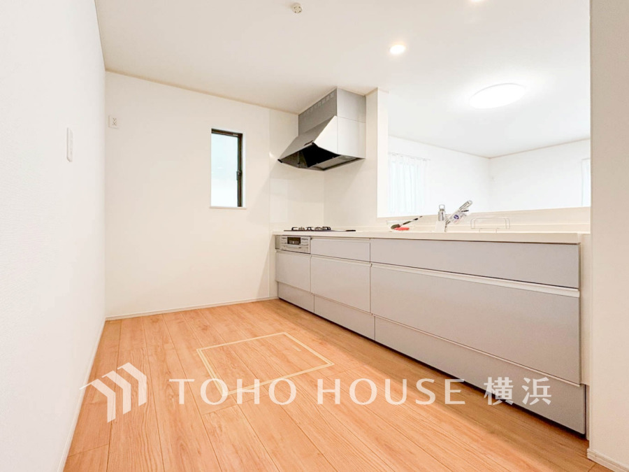 長い時間滞在するキッチンだからこそ、食事の準備を楽しい時間に、忙しい時でもスムーズに無駄なく作業できる、お手入れも簡単にできるなど、毎日を楽しくするキッチンスペースに仕上げました。