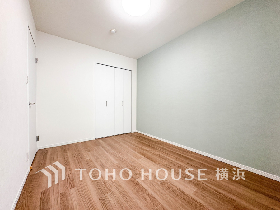 ゆとりと収納を確保した洋室。自分時間を充実させながら心豊かなひとときを過ごすための大切な空間です。
