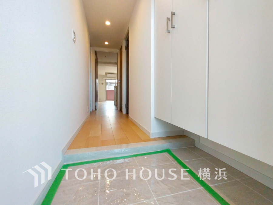 ご家族の帰り、訪れる方を優しく迎え、やすらぎに満ちた生活空間を予感させる。健やかな暮らしを楽しめそう。