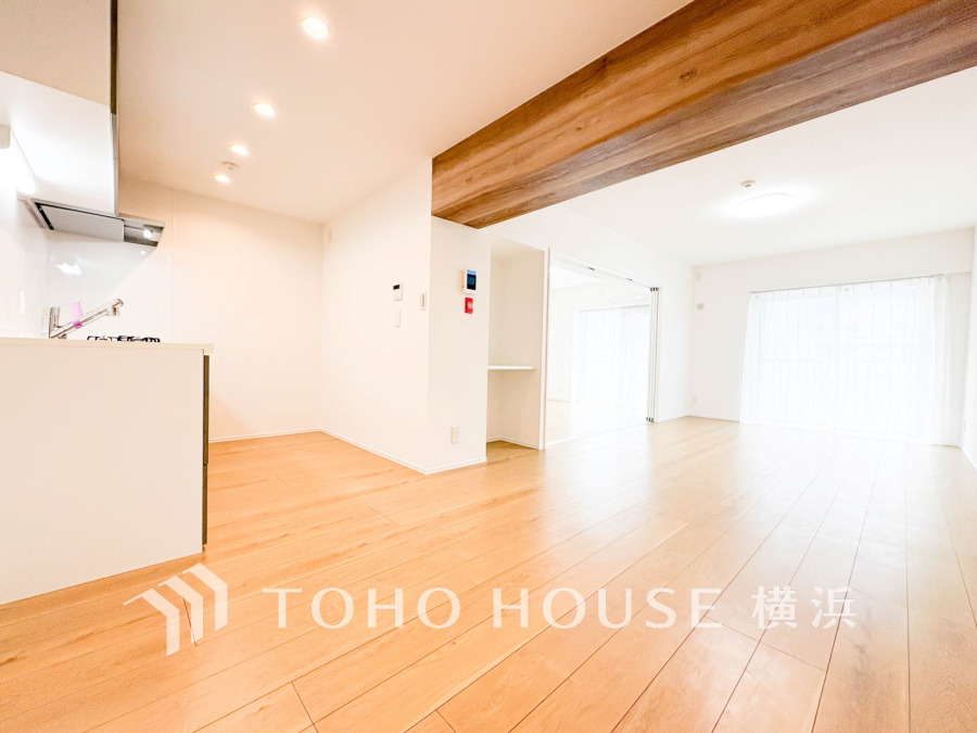 太陽の恵みを受けた明るい空間。吹きぬける風を感じながら爽やかで風通しの良い暮らしが叶います。
