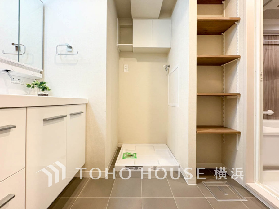 一日の始まりと終わりを心地よく演出してくれる、多彩な機能が備えられたパウダールーム。心地よいリフレッシュ空間です。